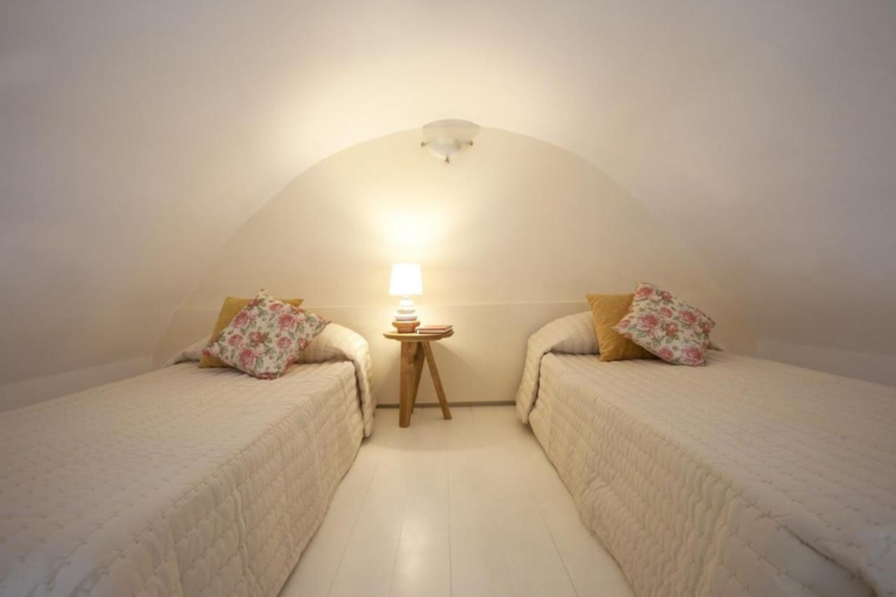 Santorini Med Homes - Sunday Apartment Mesaria Exteriör bild