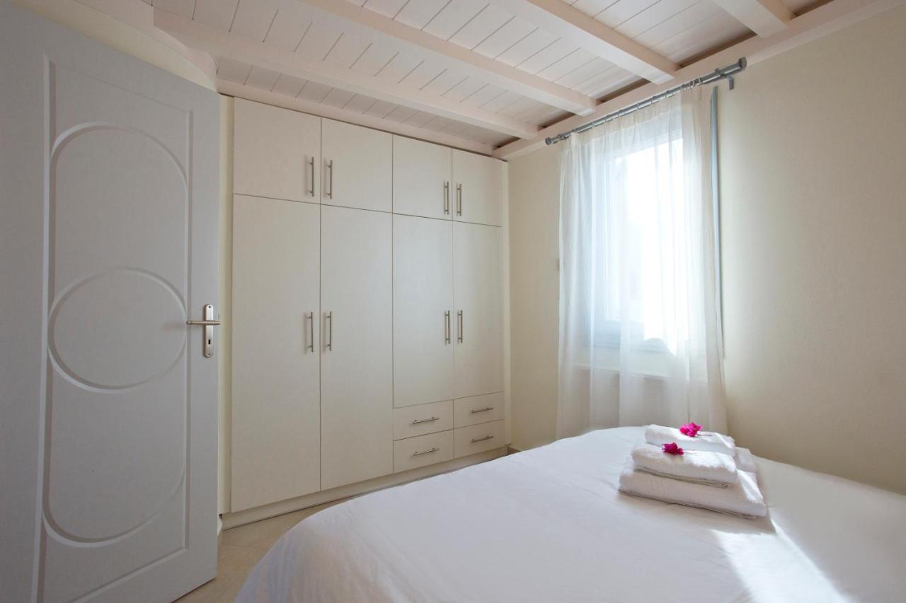 Santorini Med Homes - Sunday Apartment Mesaria Exteriör bild